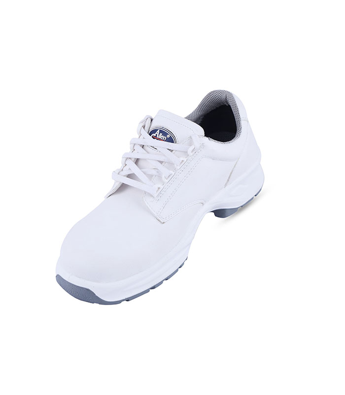 Allen Cooper AC 1443 safety shoe for kitchen. Diagonal view. Extra strong round laces, firm heel counter